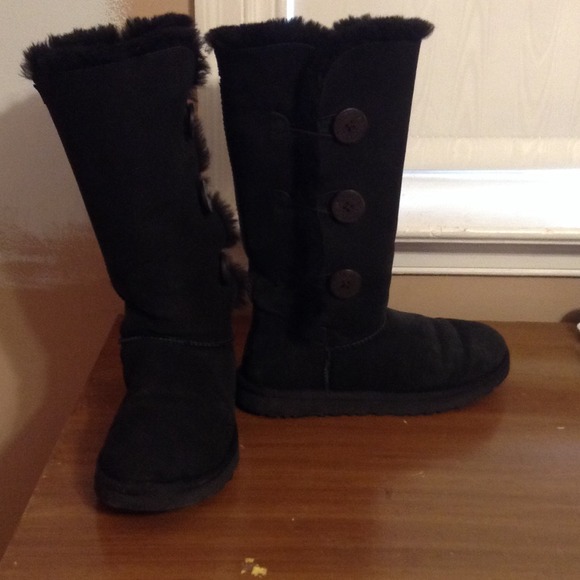 UGG Boots - REDUCED ✂️🎉 Ugg Bailey Button Triplet in Black