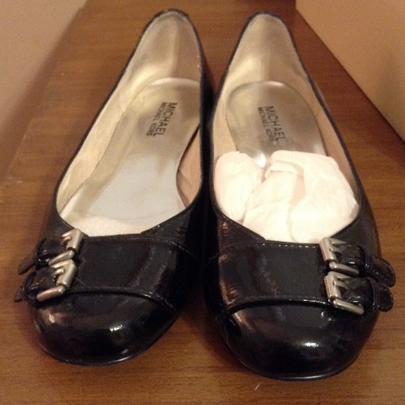 REDUCED ✂️🎉❌✅😎 Michael Kors Austin Flat