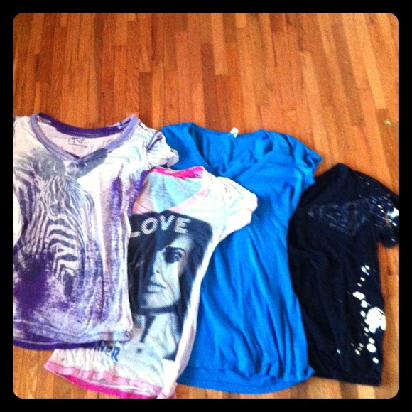 T-shirts 4 for $25