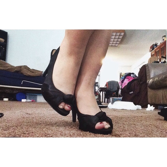 Black bow baby pumps!
