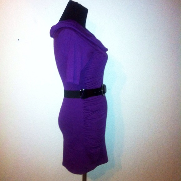-SOLD- Purple fitted dress - Picture 2 of 3