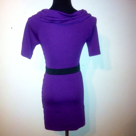 -SOLD- Purple fitted dress - Picture 3 of 3