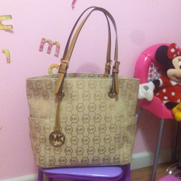 Authentic michael kors handbag