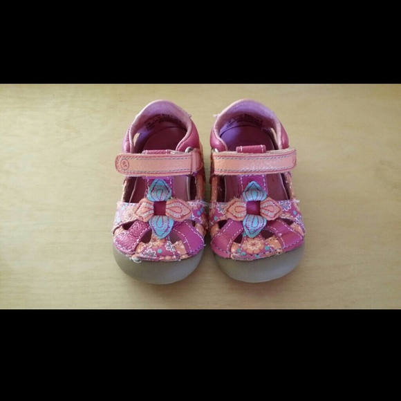 Stride rite infant shoes size 3.5US(6-9months)
