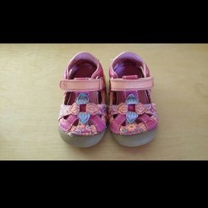 Stride rite infant shoes size 3.5US(6-9months)