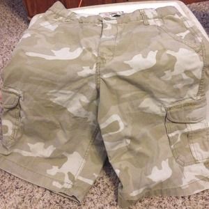 Teen guy camo cargo shorts