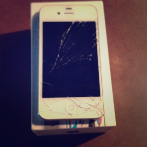 Cracked white IPhone 4S for Sprint