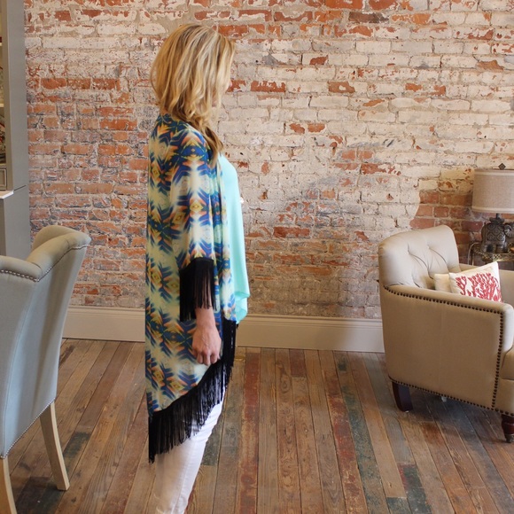 Boho fringe kimono wrap - Picture 2 of 2