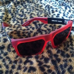 IVI SUNGLASSES