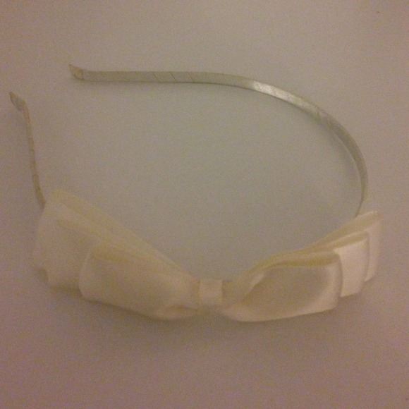 Cream Bow Headband