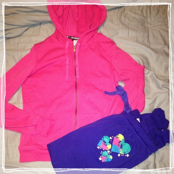 NWOT CUTE SWEAT OUTFIT!