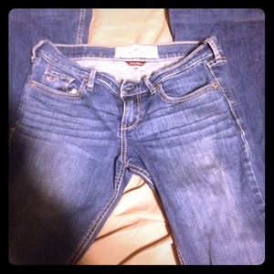 Hollister Social Stretch Size 3L (26 x 35)