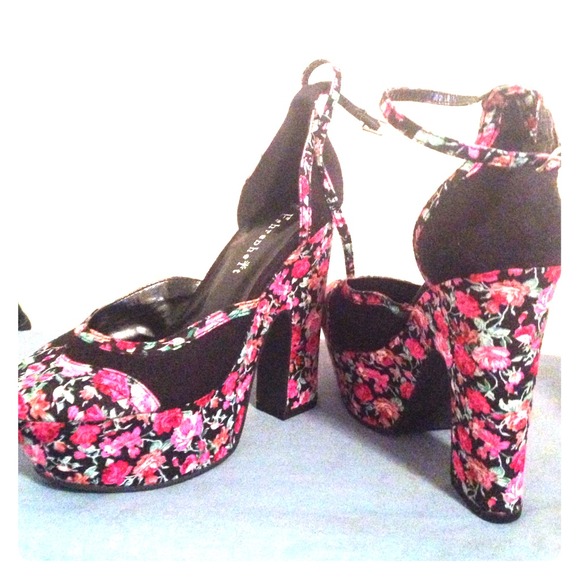 Flower shoes