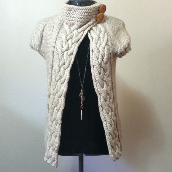 Lewis Knits Sweaters - ✨HP✨ Hand Knit Open Cardigan Sweater