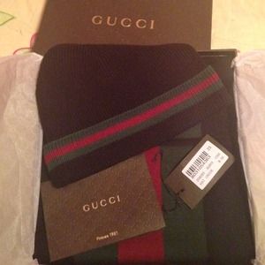 SOLD! 💯Gucci scarf and beanie set