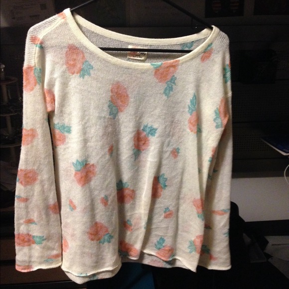 Floral lightweight sweater