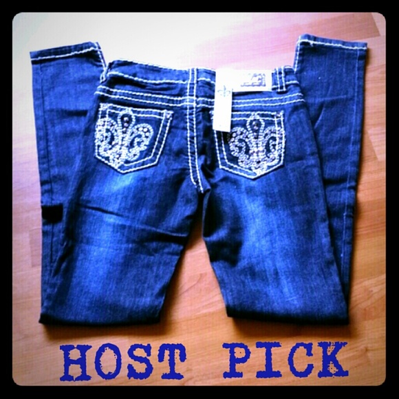 💕HOST PICK 2/14💕 MISS CHIC SKINNY JEANS