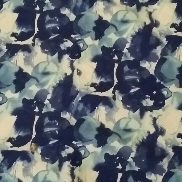 ***SOLD IN BUNDLE***H&m Floral Mini Skirt - Picture 2 of 3