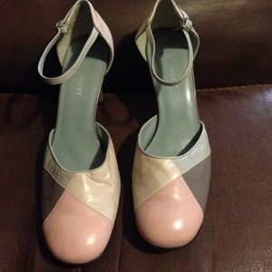Nine West  Pink Grey Shoe