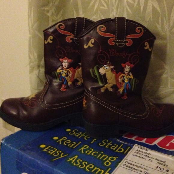 Cowboy boots size 8 ...