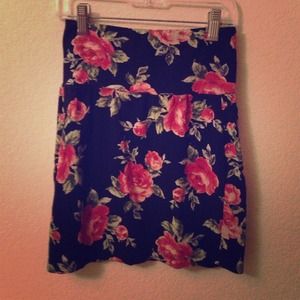 Floral tight mini skirt!