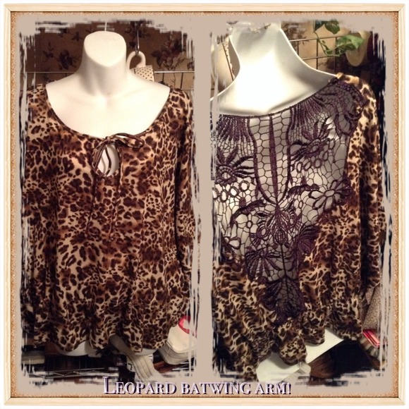 ❌SOLD LOCAL❌ Batwing style, crotchet back