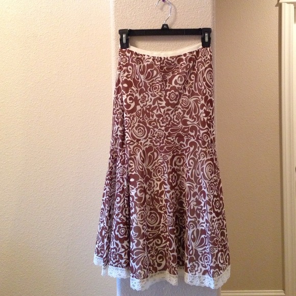 Pretty Lined med long length skirt