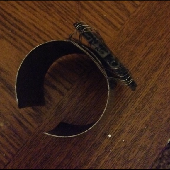 Sale ❗️❗️❗️❗️❗️❗️Cuff - Picture 3 of 4