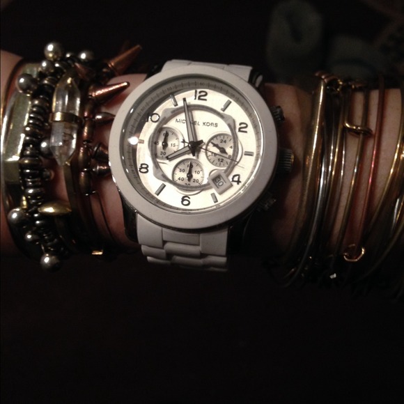 🚫SOLD🚫Michael kors silicone watch - Picture 2 of 3