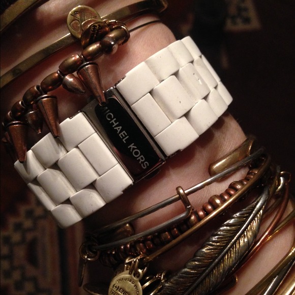 🚫SOLD🚫Michael kors silicone watch - Picture 3 of 3