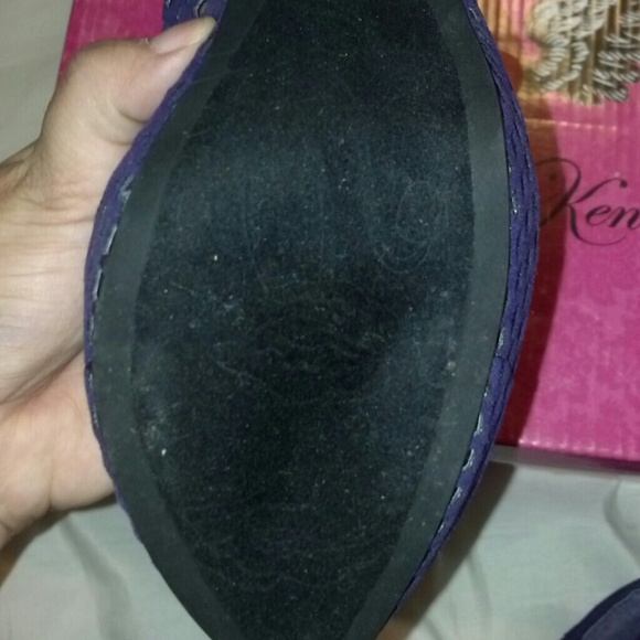 Sold - Picture 3 of 4