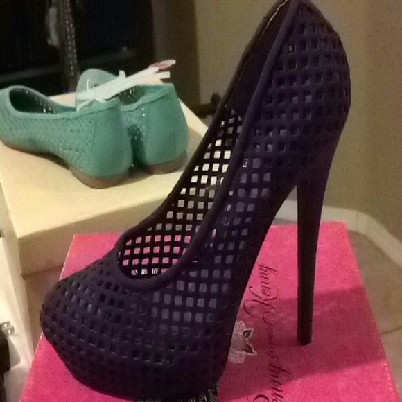 Sold - Picture 4 of 4