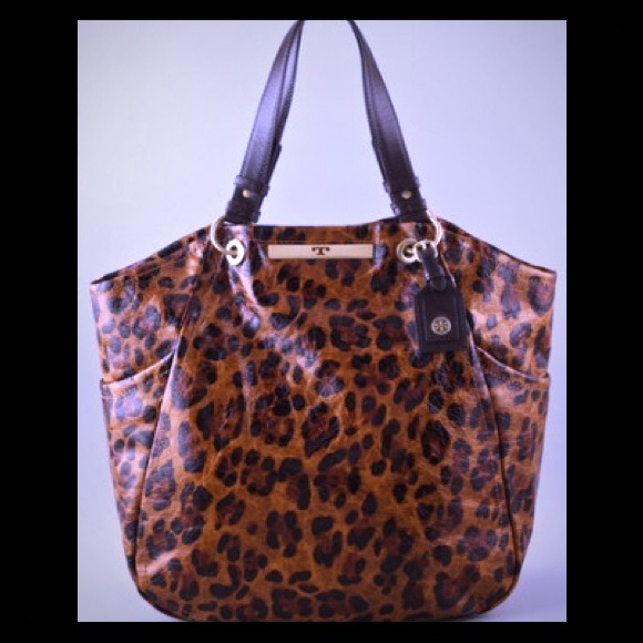 🎉FLASHSALE🎉Tory Burch Ainsley Animal Print Tote