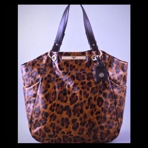 🎉FLASHSALE🎉Tory Burch Ainsley Animal Print Tote