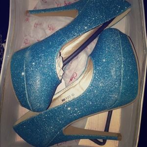 Teal, sparkly platform heels- size 8- NEVER worn!
