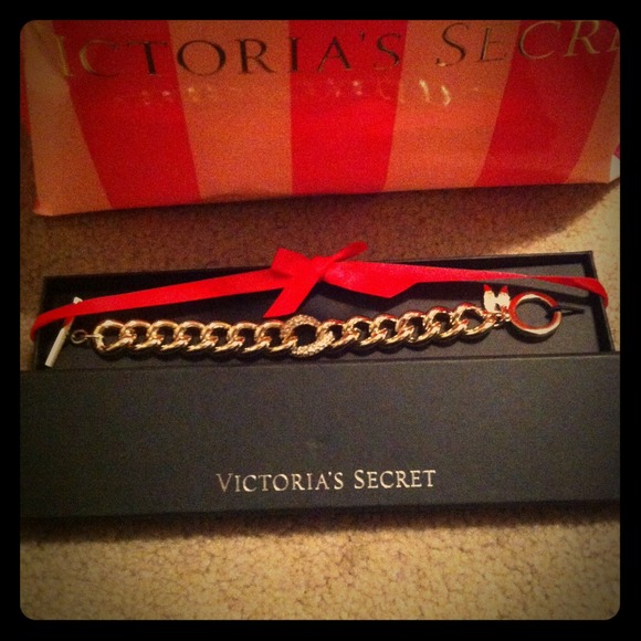 Brand new still in box angel braclet Nwt :)