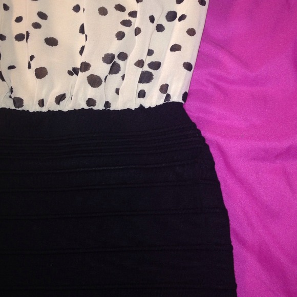 ♦️Bebe Fitted, Ribbed Dress - Picture 2 of 3