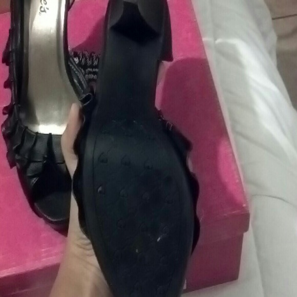 Sold - Picture 3 of 4