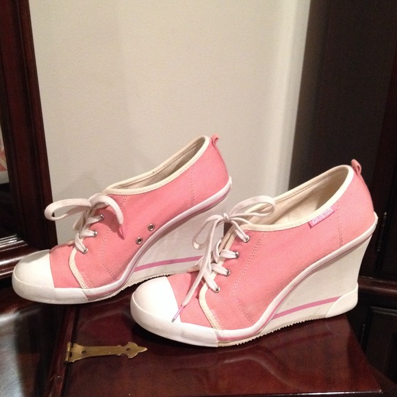 Pretty pink and white guess wedge sneaker