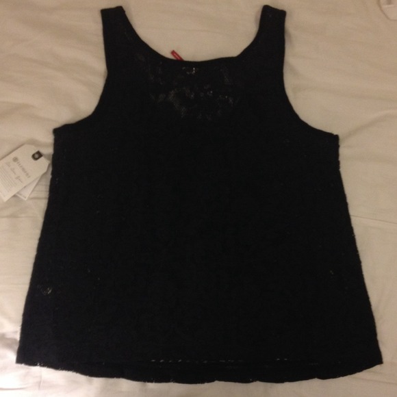 Element Bohemian Lace Top - Picture 4 of 4