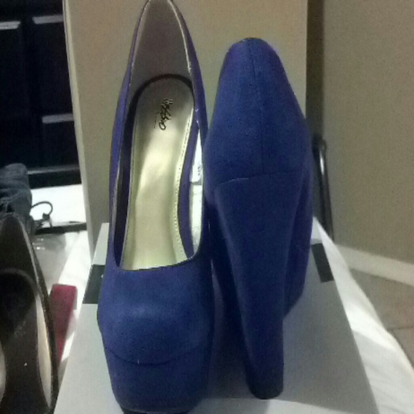 Sold - Picture 3 of 4