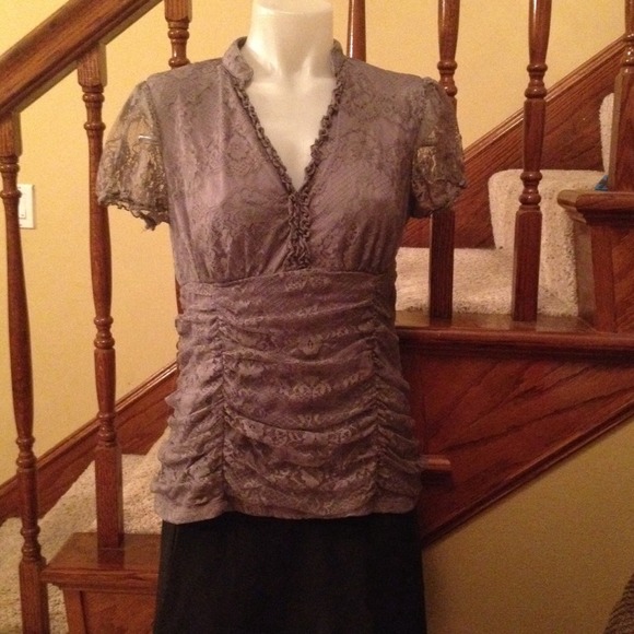 Gray lace blouse. Size L.