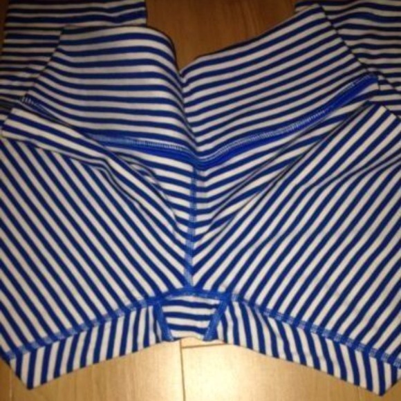 Lululemon Wunder Under Crops NWOT - Picture 3 of 6