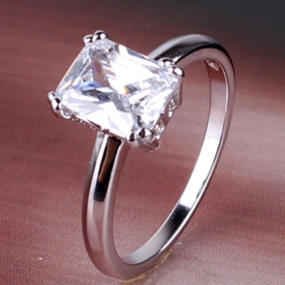 🚨Sale🚨 2ct Cushion Cut 18kt GF Ring NWOT