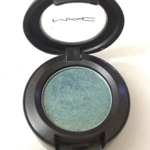 Mac eyeshadow