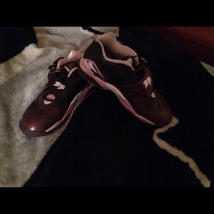 Brown & pink Jordan's  rare !!!