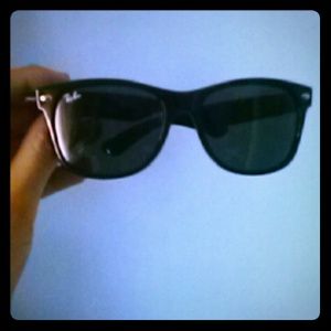 Ray ban