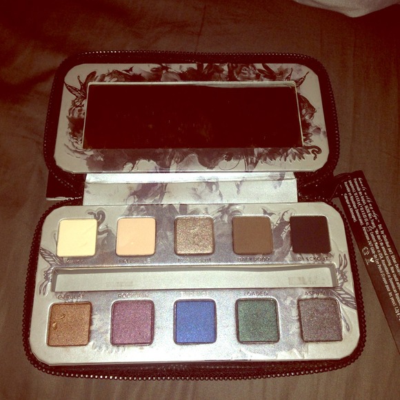 #S0LD# 🎉Brand New Urban Decay Palette