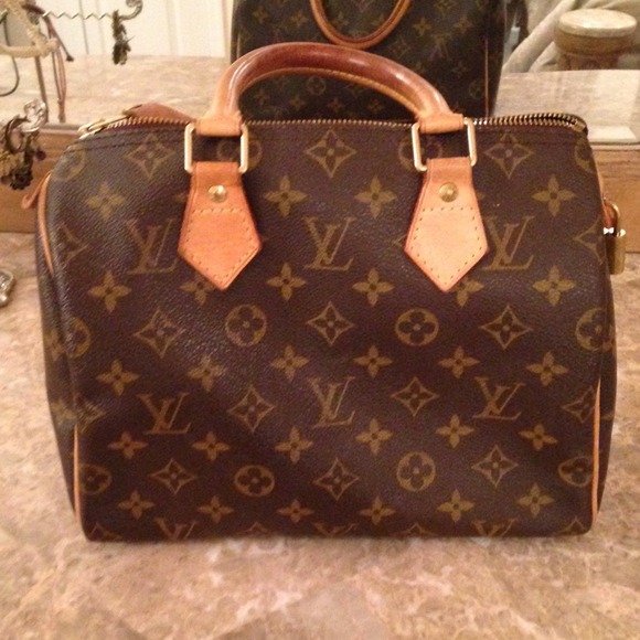 Authentic Louis Vuitton Speedy 25