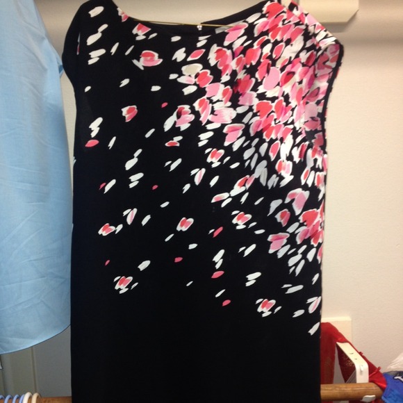 Ann Taylor LOFT Floral Dress, perfect for any day! - Picture 2 of 2